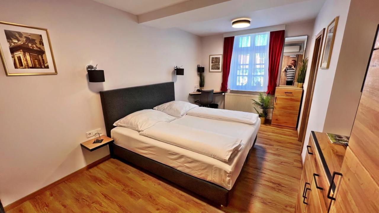 Hotel Zu Den Drei Kronen Seligenstadt Exteriér fotografie