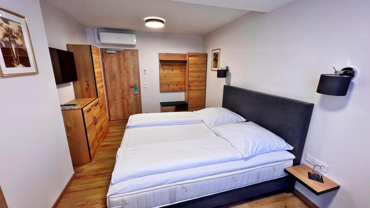 Hotel Zu Den Drei Kronen Seligenstadt Exteriér fotografie