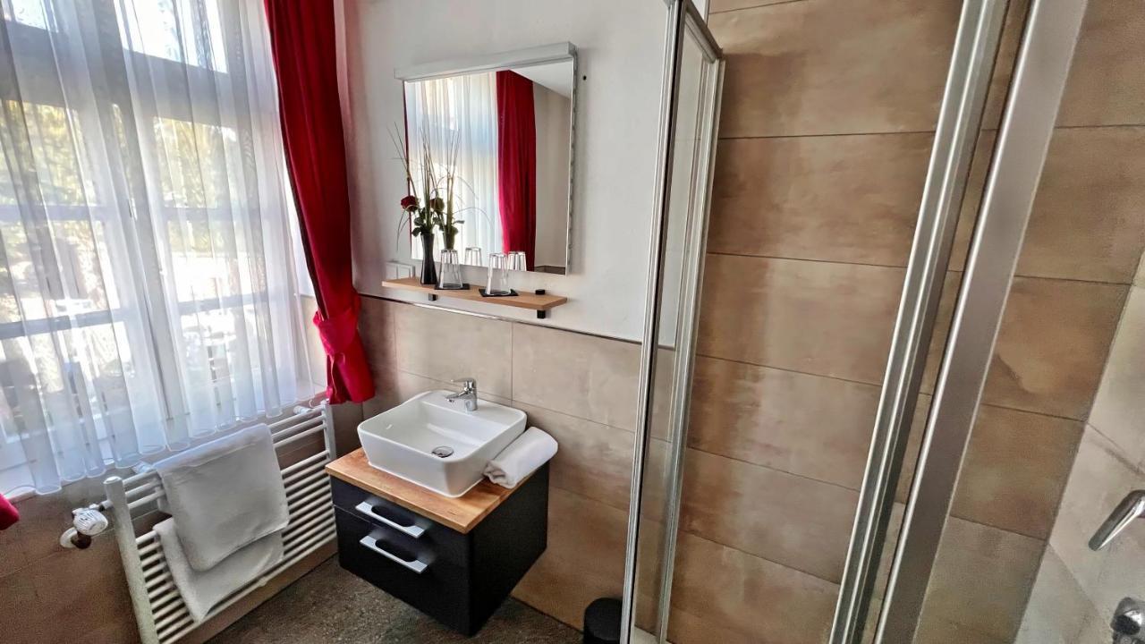 Hotel Zu Den Drei Kronen Seligenstadt Exteriér fotografie