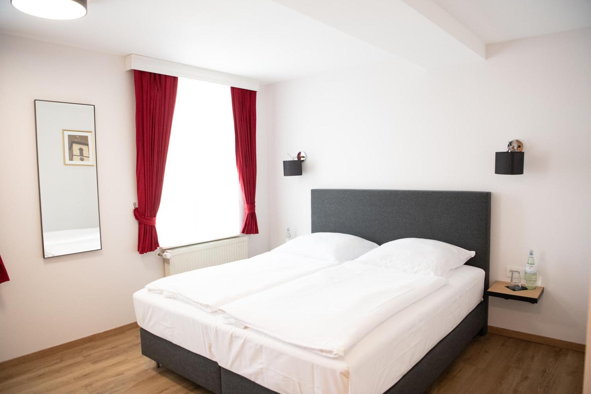 Hotel Zu Den Drei Kronen Seligenstadt Exteriér fotografie